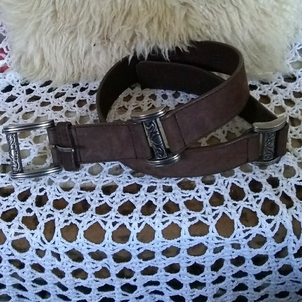 LIZ CLAIBORNE BROWN ANTIQUE HARDWARE BELT - Picture 2 of 5
